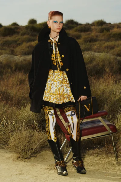 Look 19